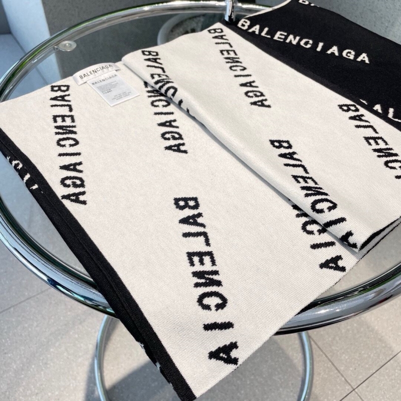 BALENCIAGA